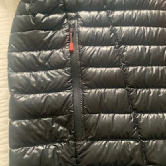 Outdoor, Lgtwgt Mountain Hard Wear jacket, 90% Goose Down; 10% Feather fill - Picture 4 of 16